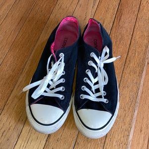 Converse Black Low Top Size 9 Women’s